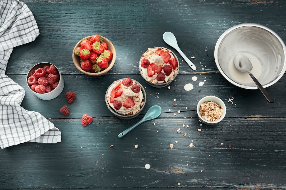 Schneller Frozen Joghurt mit gemischten Beeren