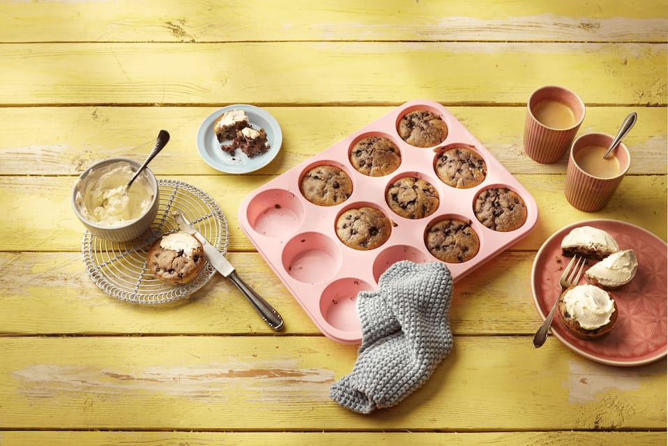 Glutenfreie Blaubeer-Muffins mit weißer Schokolade