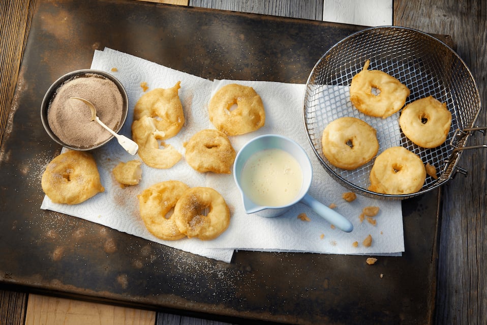 Apfelbeignets mit Vanillesoße