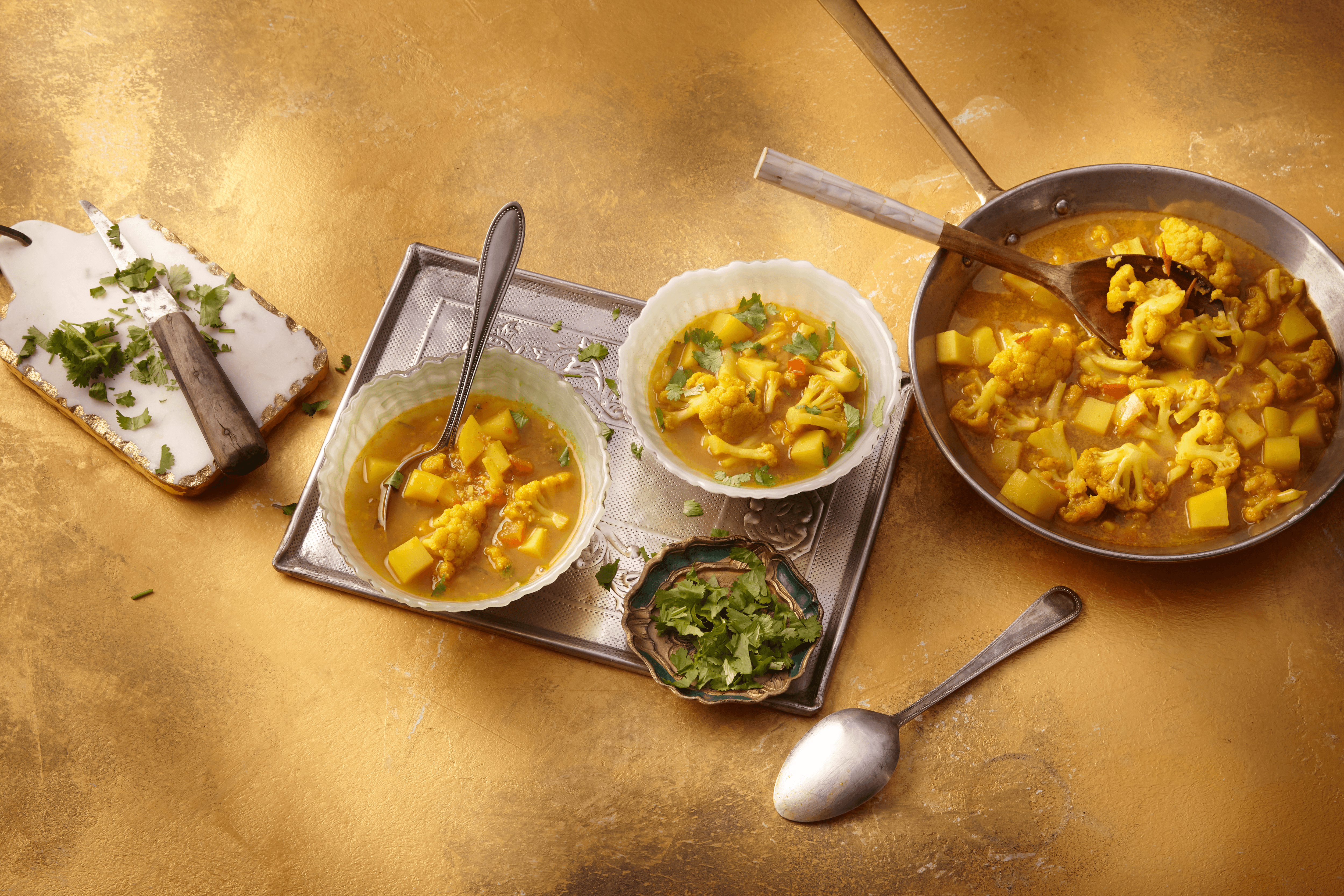 Indisches Kartoffel-Blumenkohl Curry - Aloo Gobi Rezept - REWE.de