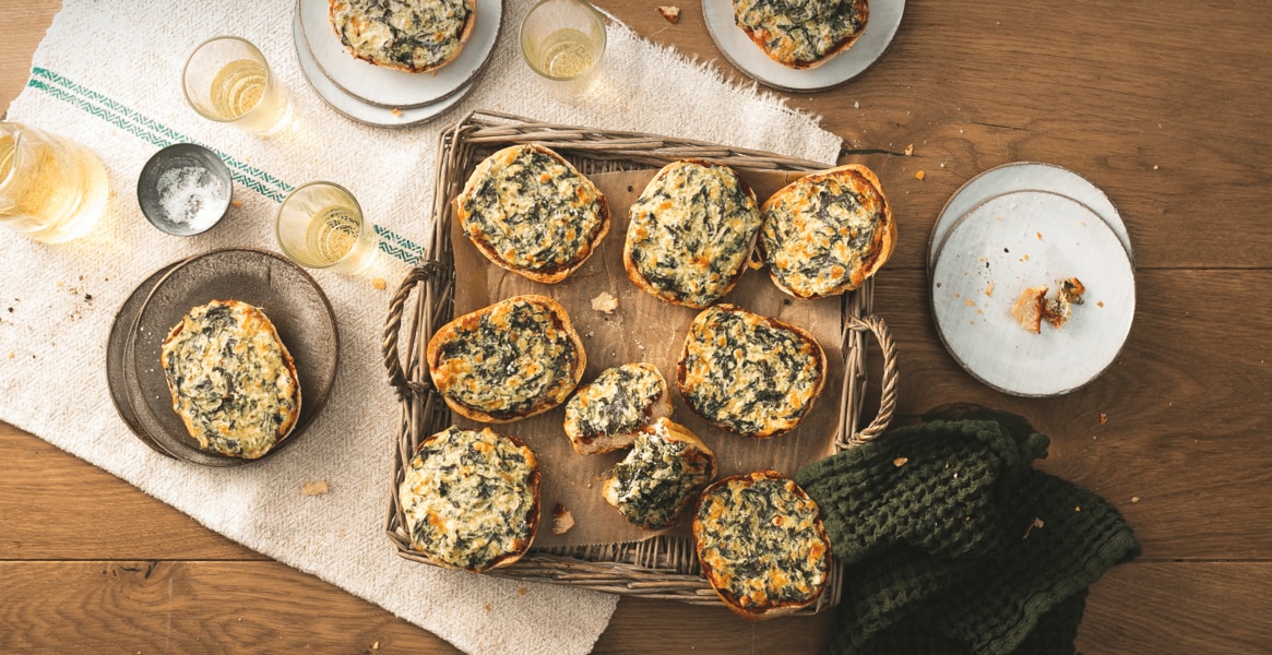 vegetarische Pizzabrötchen mit Spinat