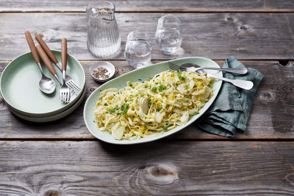 Tagliatelle mit Seelachs-Tomaten-Soße Rezept - REWE.de