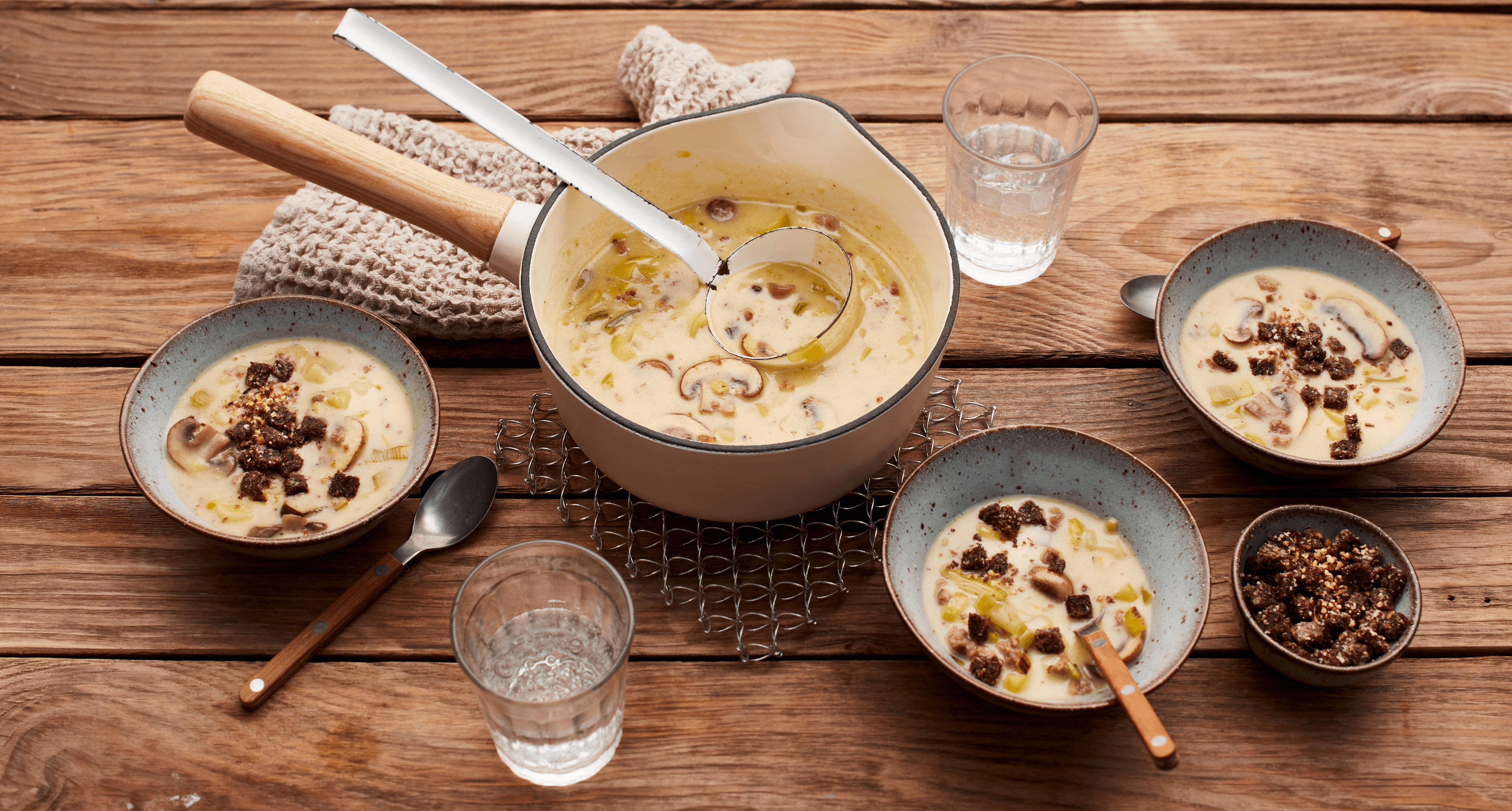 Käsesuppe mit Hack Rezept - REWE.de