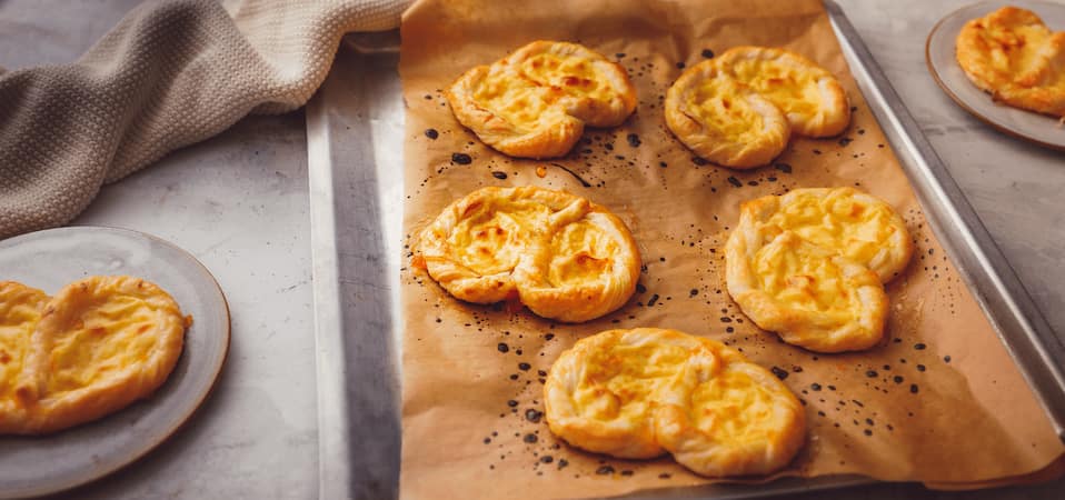 Puddingbrezel aus Blätterteig