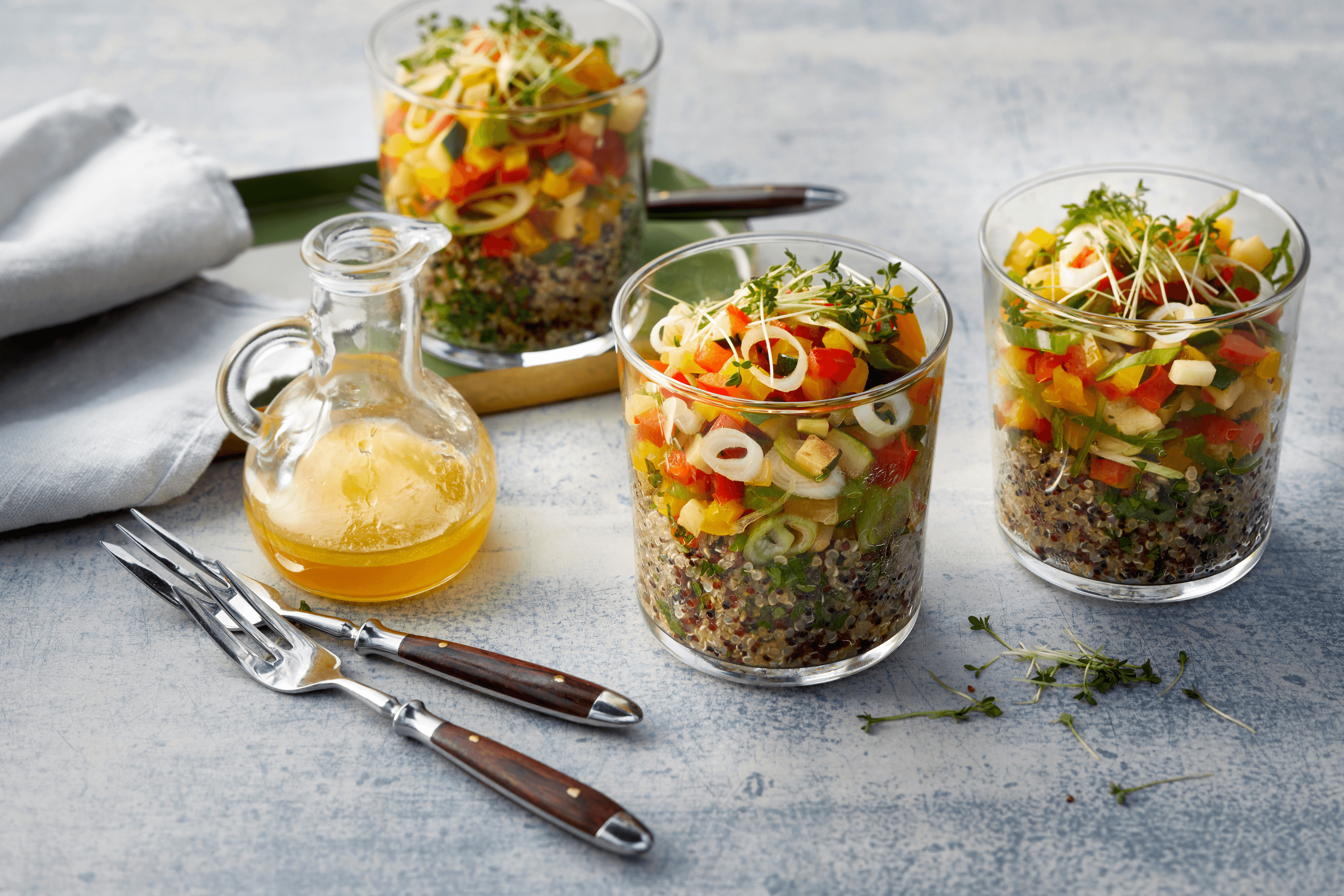 Quinoa-Salat mit Gemüse im Glas Rezept - REWE.de