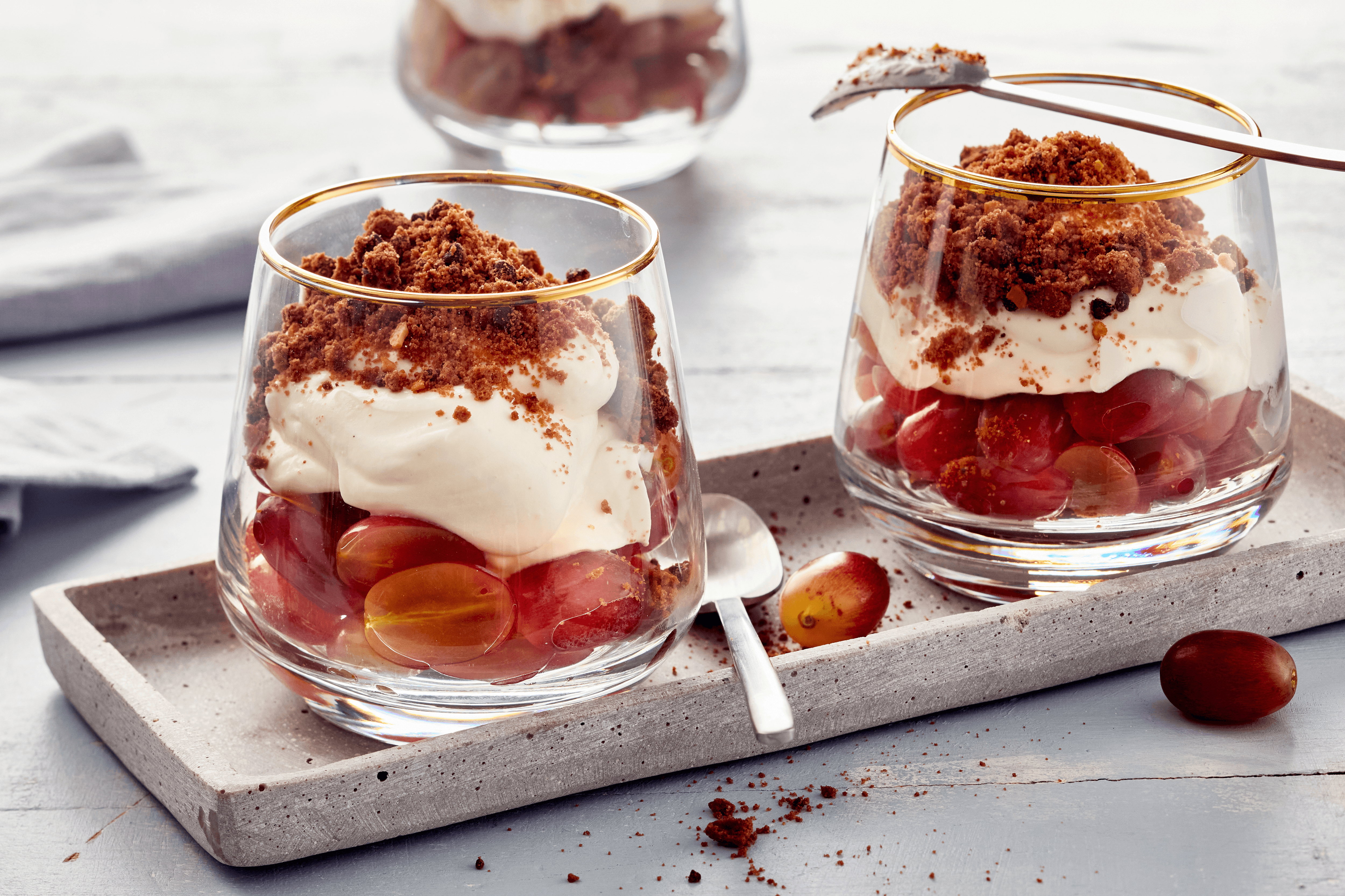 Schichtdessert mit Weintrauben Rezept - REWE.de