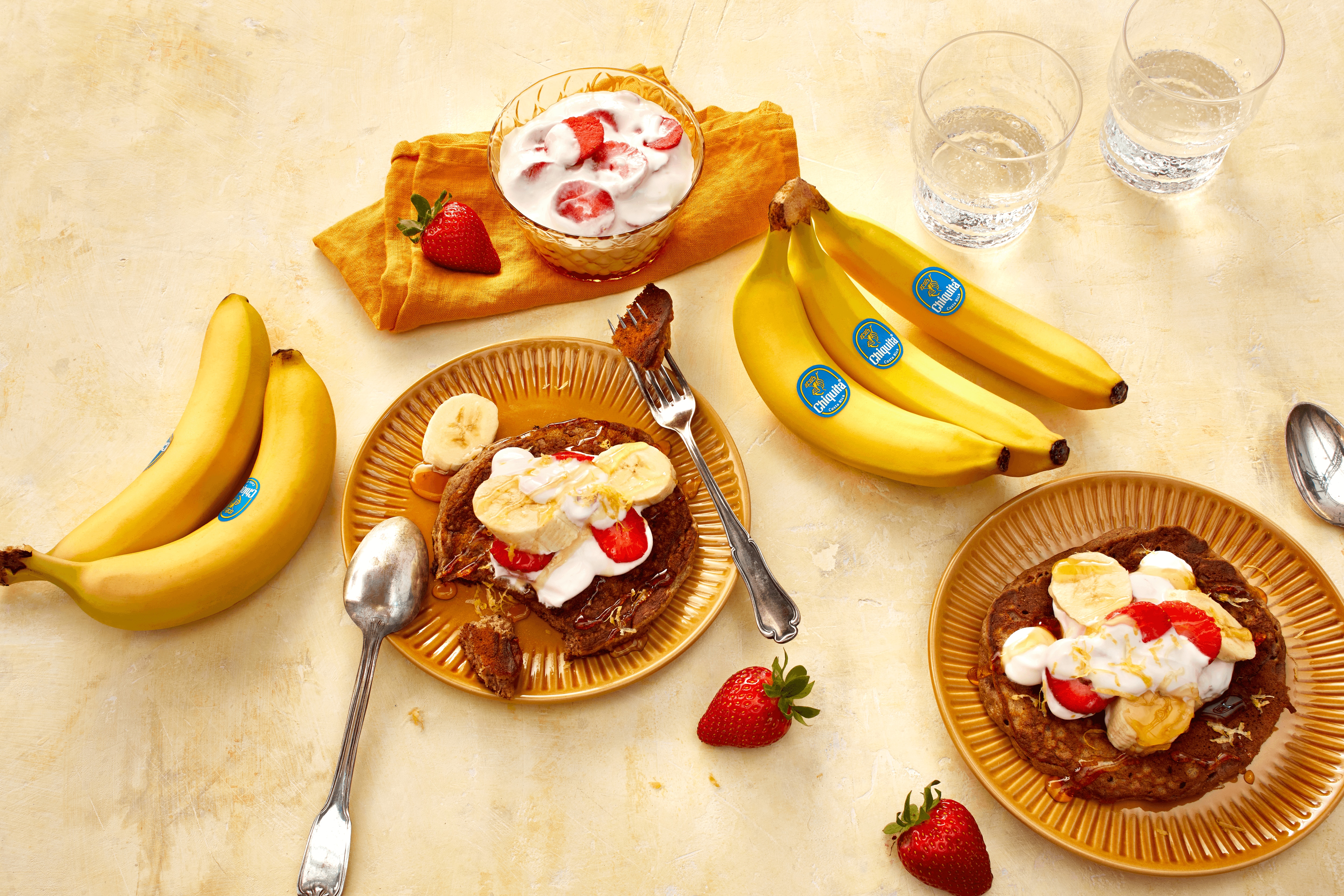 Chiquita Bananen Pancakes mit Erdbeerquark