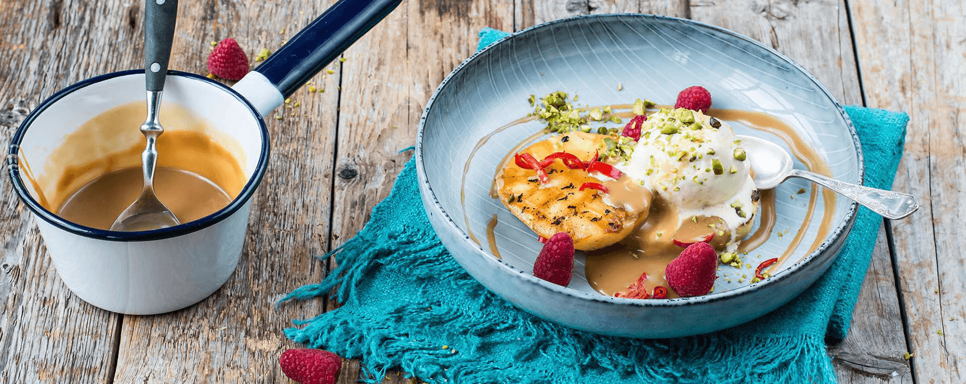 Gegrillte Ananas mit Karamellsauce und Vanilleeis Rezept - REWE.de