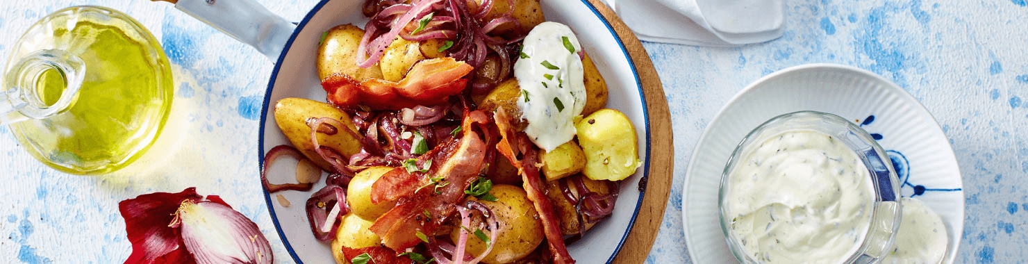 Kartoffelpfanne mit Bacon und Estragon-Dip