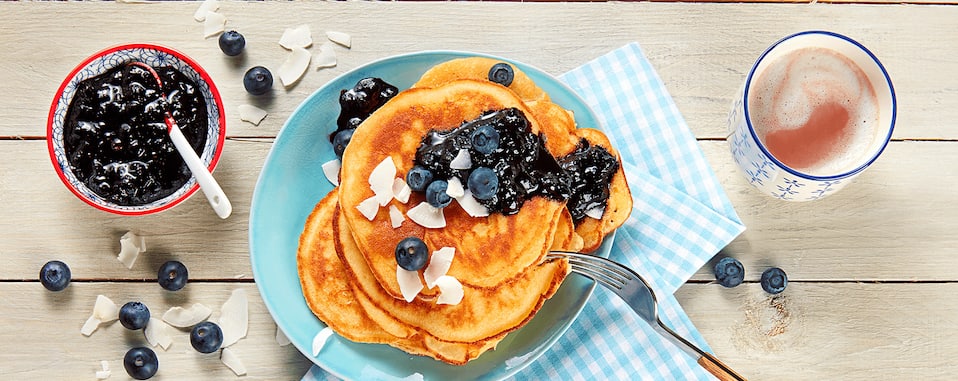 Low-Carb Pancakes mit Heidelbeeren