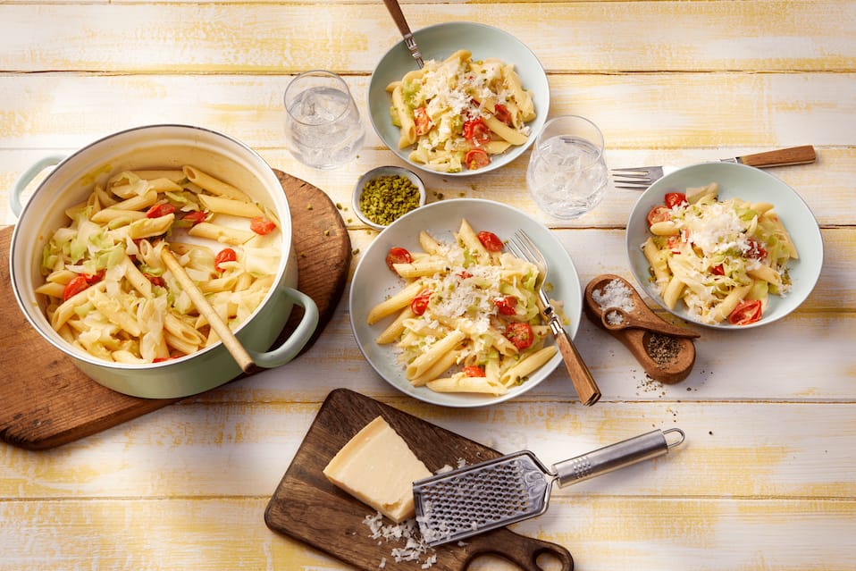 One Pot Pasta mit Spitzkohl