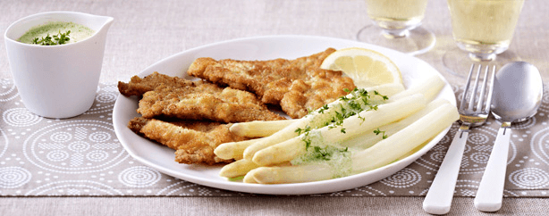 Spargelplatte mit Kresseschaum und Wiener Schnitzel Rezept - REWE.de