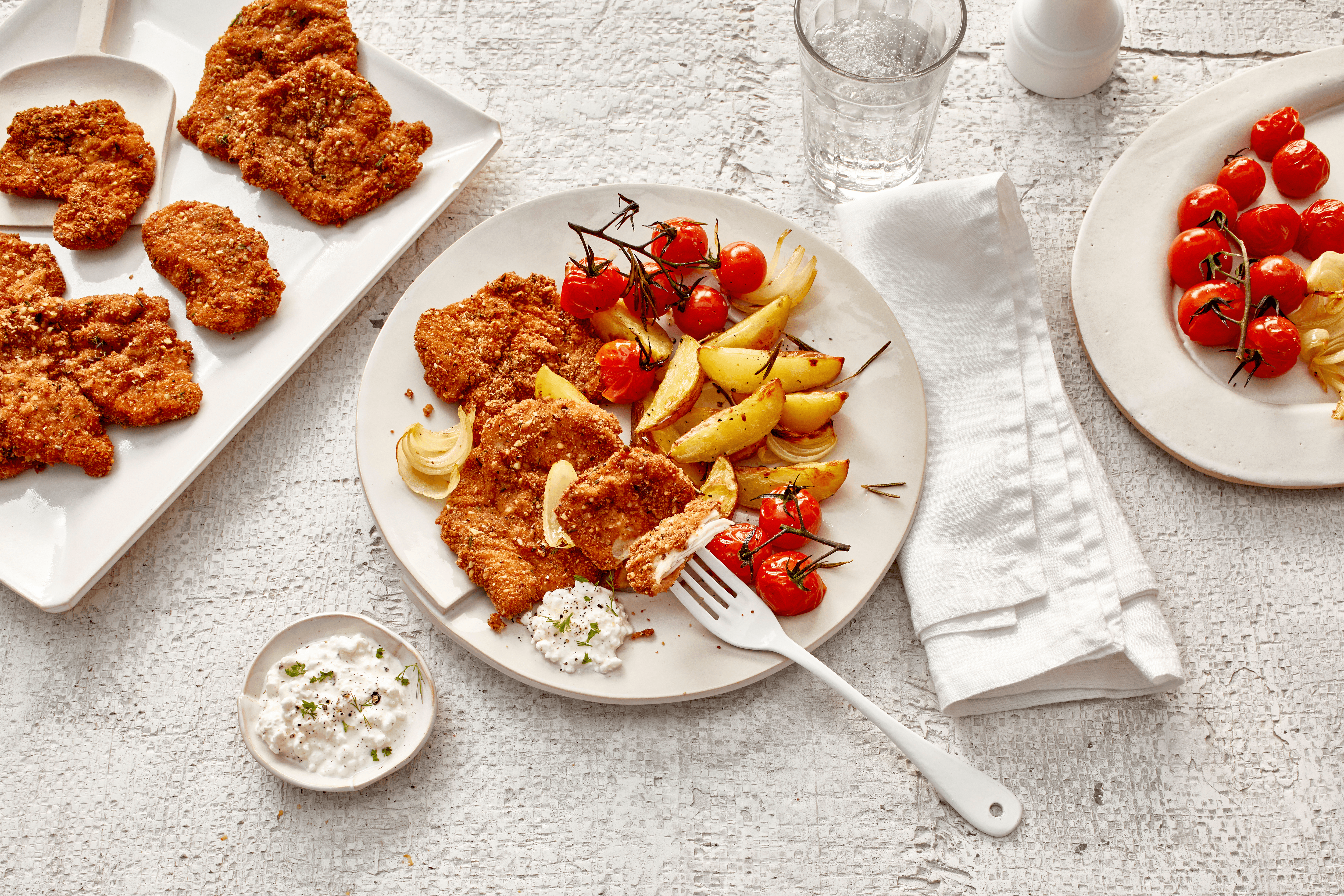 Mini-Schnitzel in Kräuter-Nuss-Panade Rezept - REWE.de