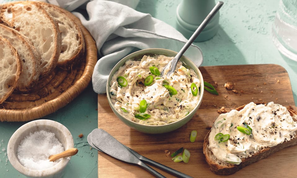 Frischkäse Aufstrich mit getrockneten Tomaten Rezept - REWE.de