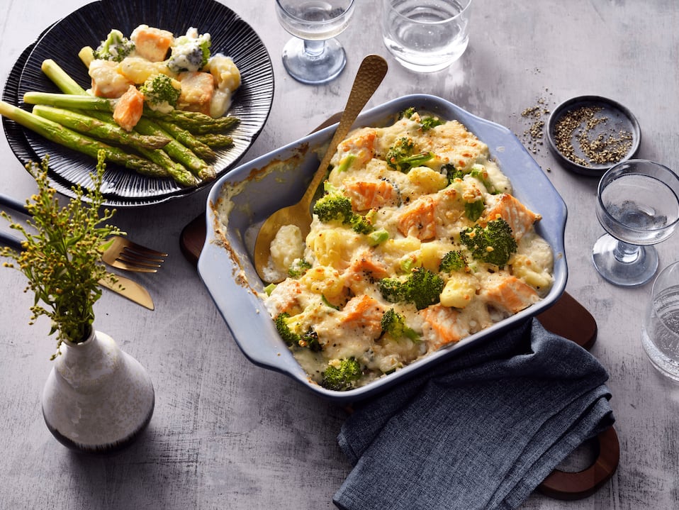 Gnocchi-Lachs-Auflauf mit Brokkoli und grünem Spargel 