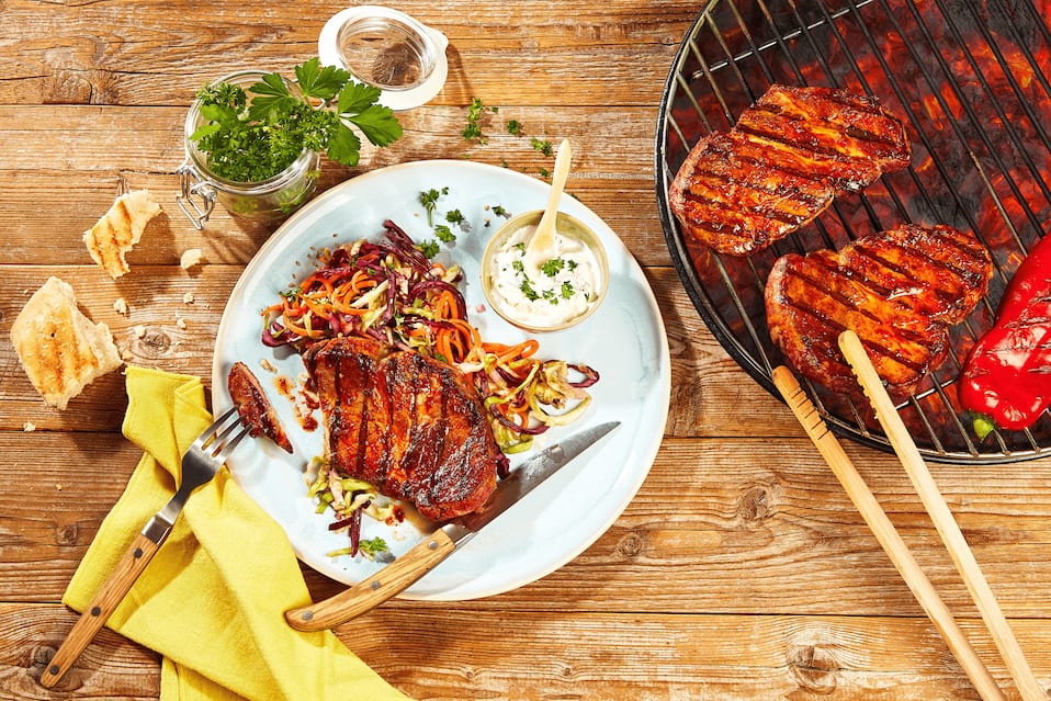 Schweinefleischspieße vom Grill mit Süßkartoffelsalat Rezept - REWE.de