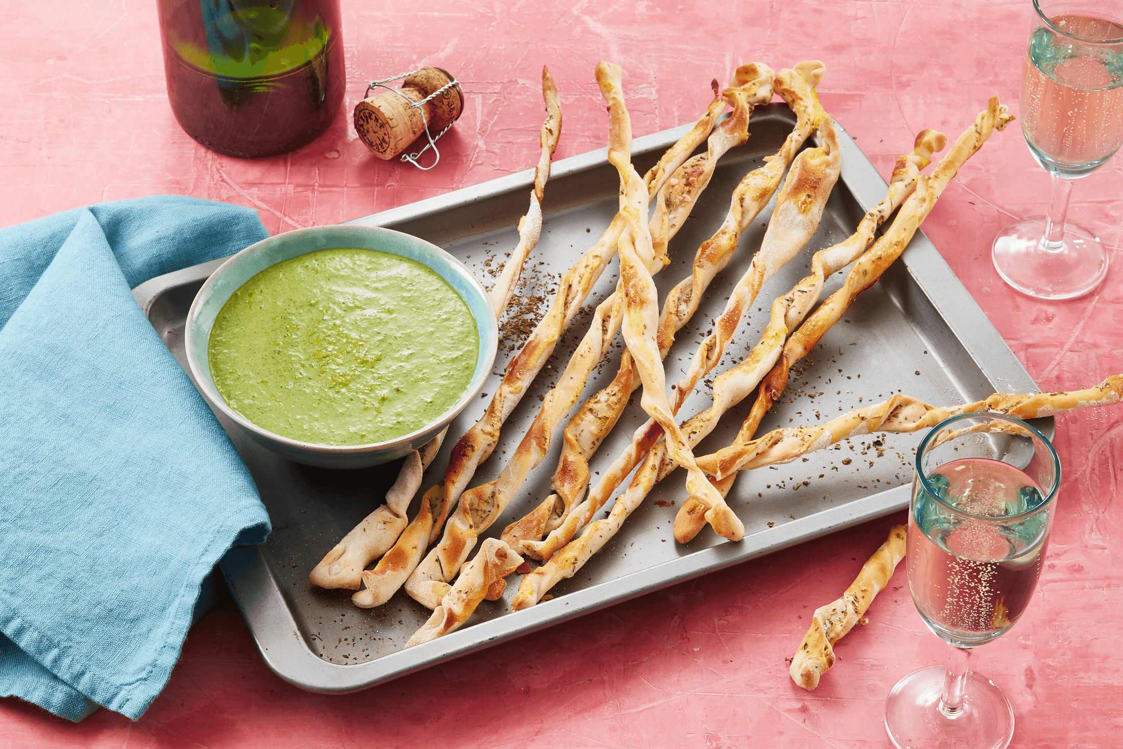 Grüner Dip mit schnellen Grissini Rezept - REWE.de