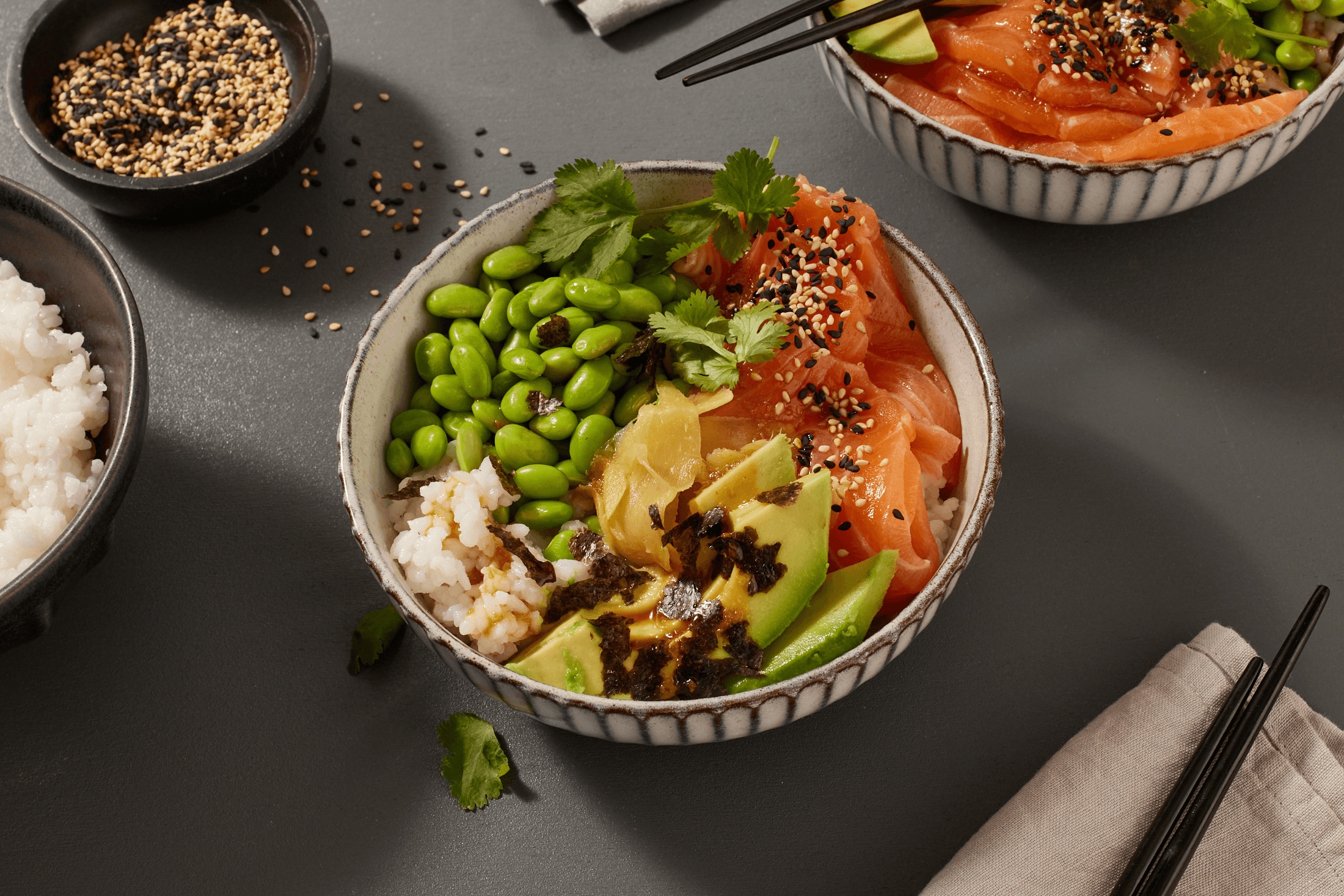 Japanischer Reissalat mit Avocado und Noriflocken