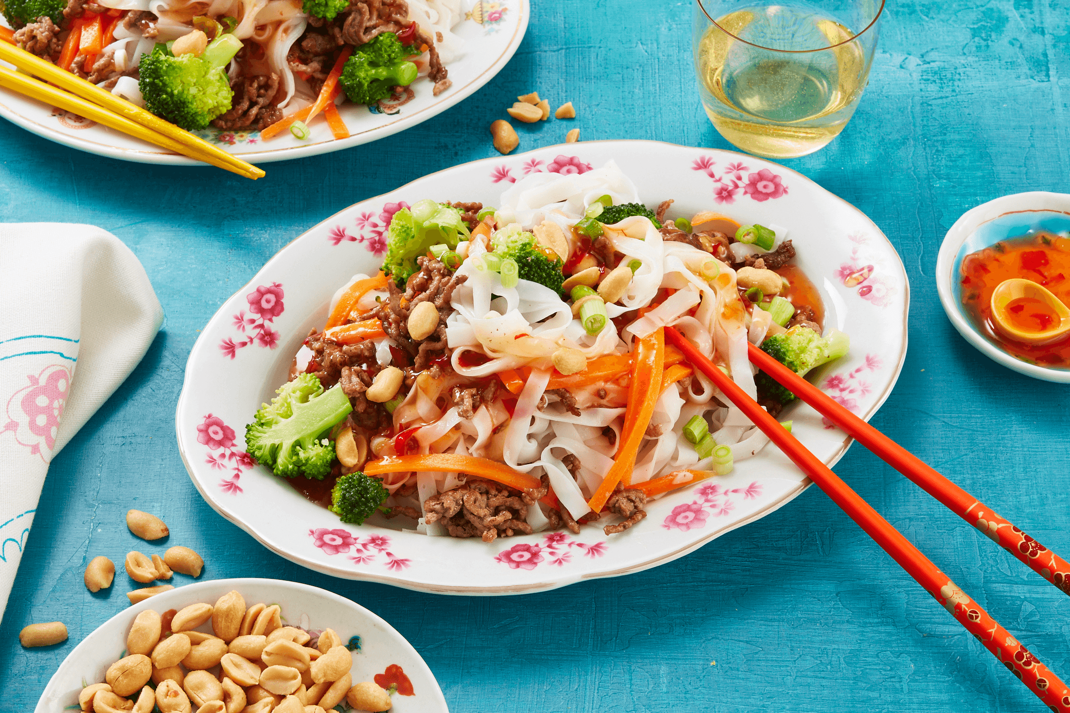 Asiatischer Nudelsalat mit Sweet Chili Dressing Rezept - REWE.de