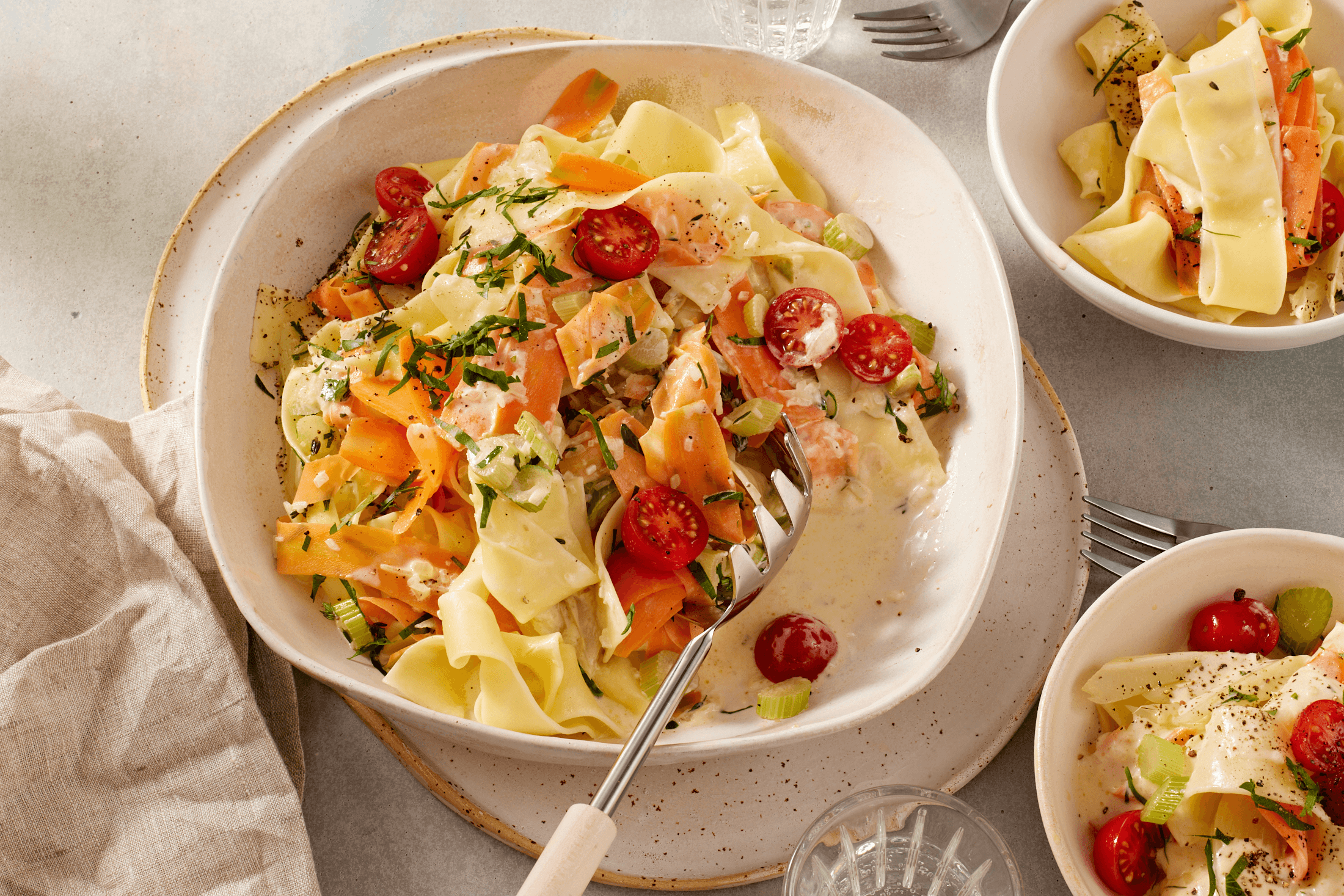 Bandnudeln mit Fenchel-Möhren-Soße Rezept - REWE.de