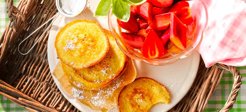 Pancakes mit Rhabarber-Erdbeer-Kompott