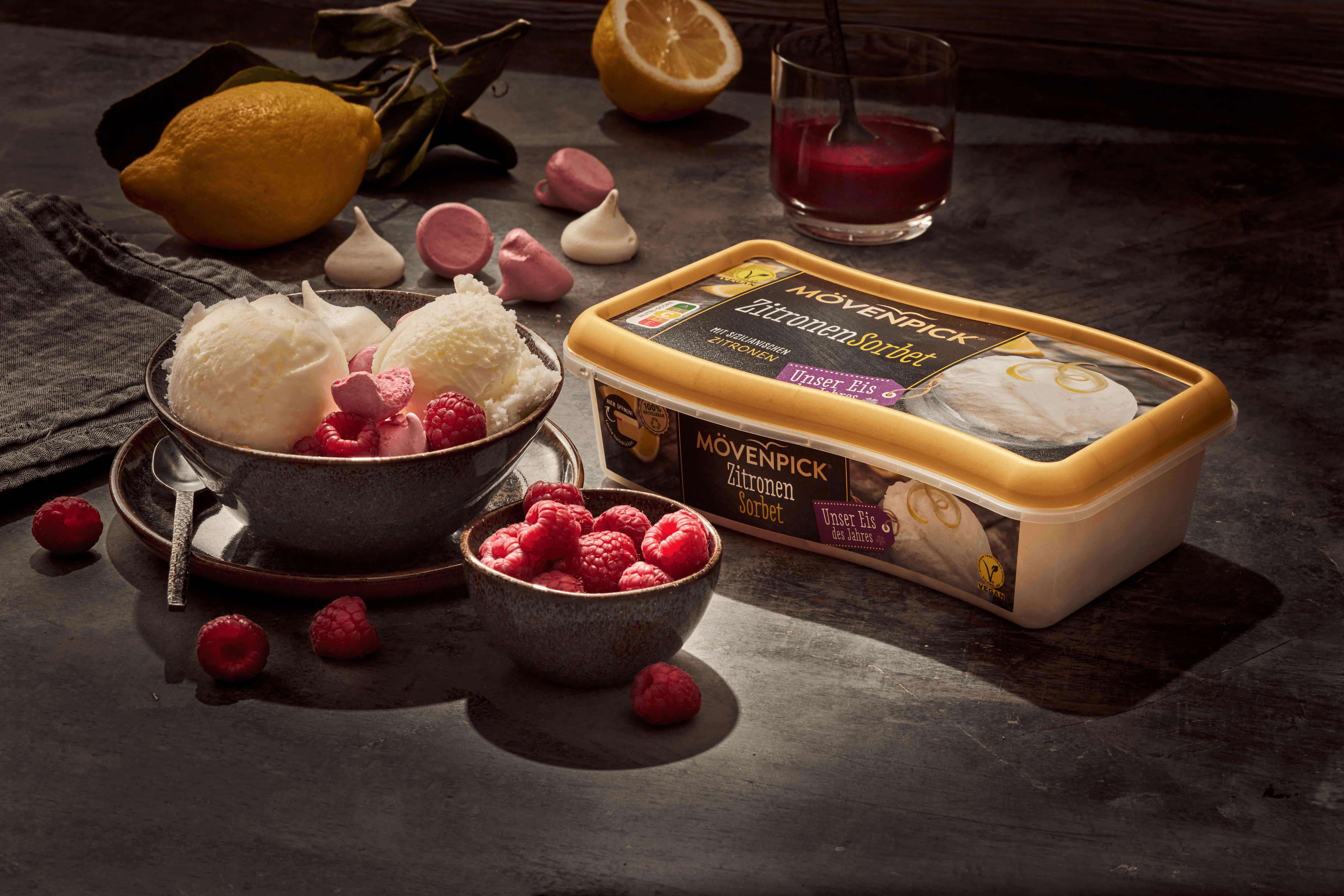 Zitronen-Baiser-Dessert mit Beeren Rezept - REWE.de